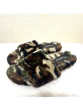 J/Slides Fuzzy Camo Slide Sandals Faux Fur Camouflage Size 8